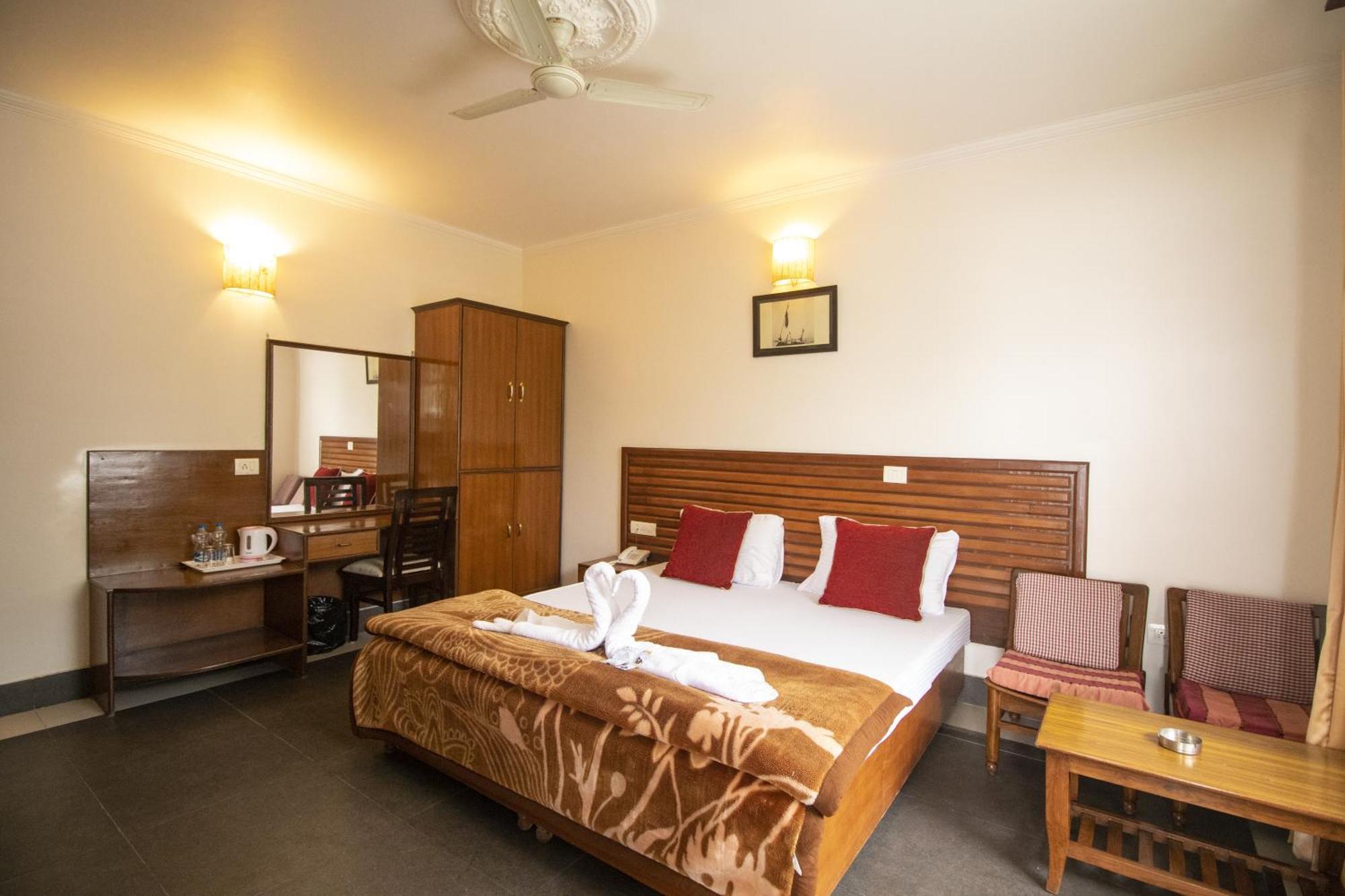 Wow Stayz2 Hotel The Lodge Дхарамсала Екстериор снимка