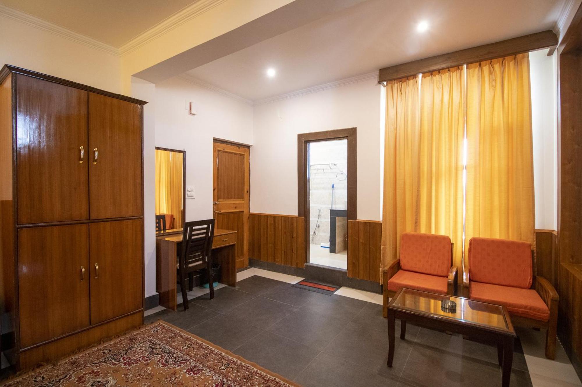 Wow Stayz2 Hotel The Lodge Дхарамсала Екстериор снимка