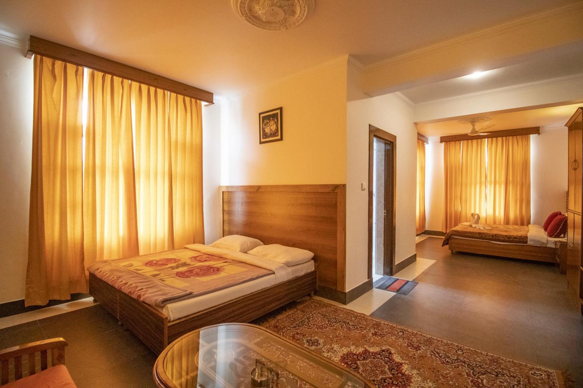 Wow Stayz2 Hotel The Lodge Дхарамсала Екстериор снимка