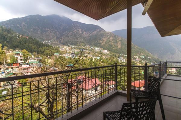 Wow Stayz2 Hotel The Lodge Дхарамсала Екстериор снимка