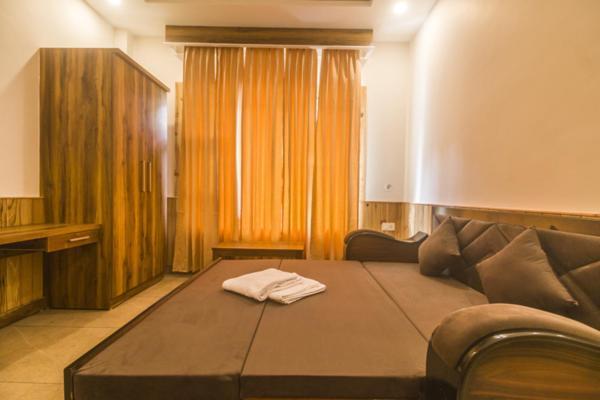 Wow Stayz2 Hotel The Lodge Дхарамсала Екстериор снимка
