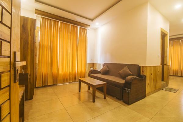 Wow Stayz2 Hotel The Lodge Дхарамсала Екстериор снимка