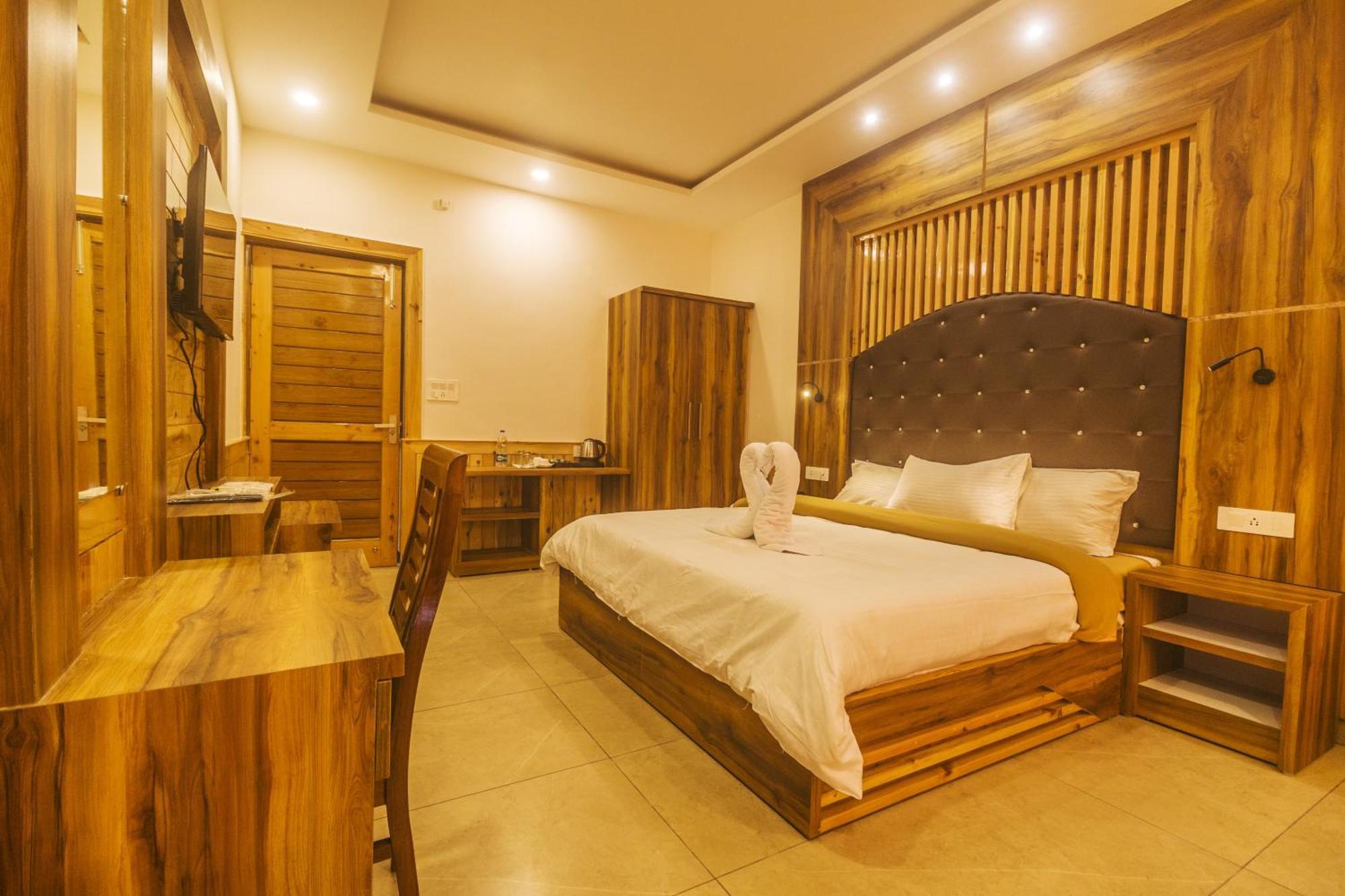 Wow Stayz2 Hotel The Lodge Дхарамсала Екстериор снимка