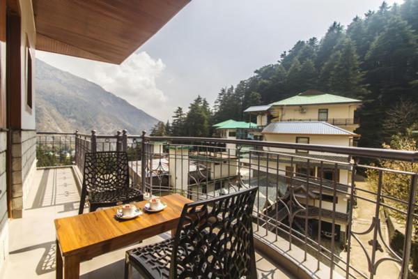 Wow Stayz2 Hotel The Lodge Дхарамсала Екстериор снимка