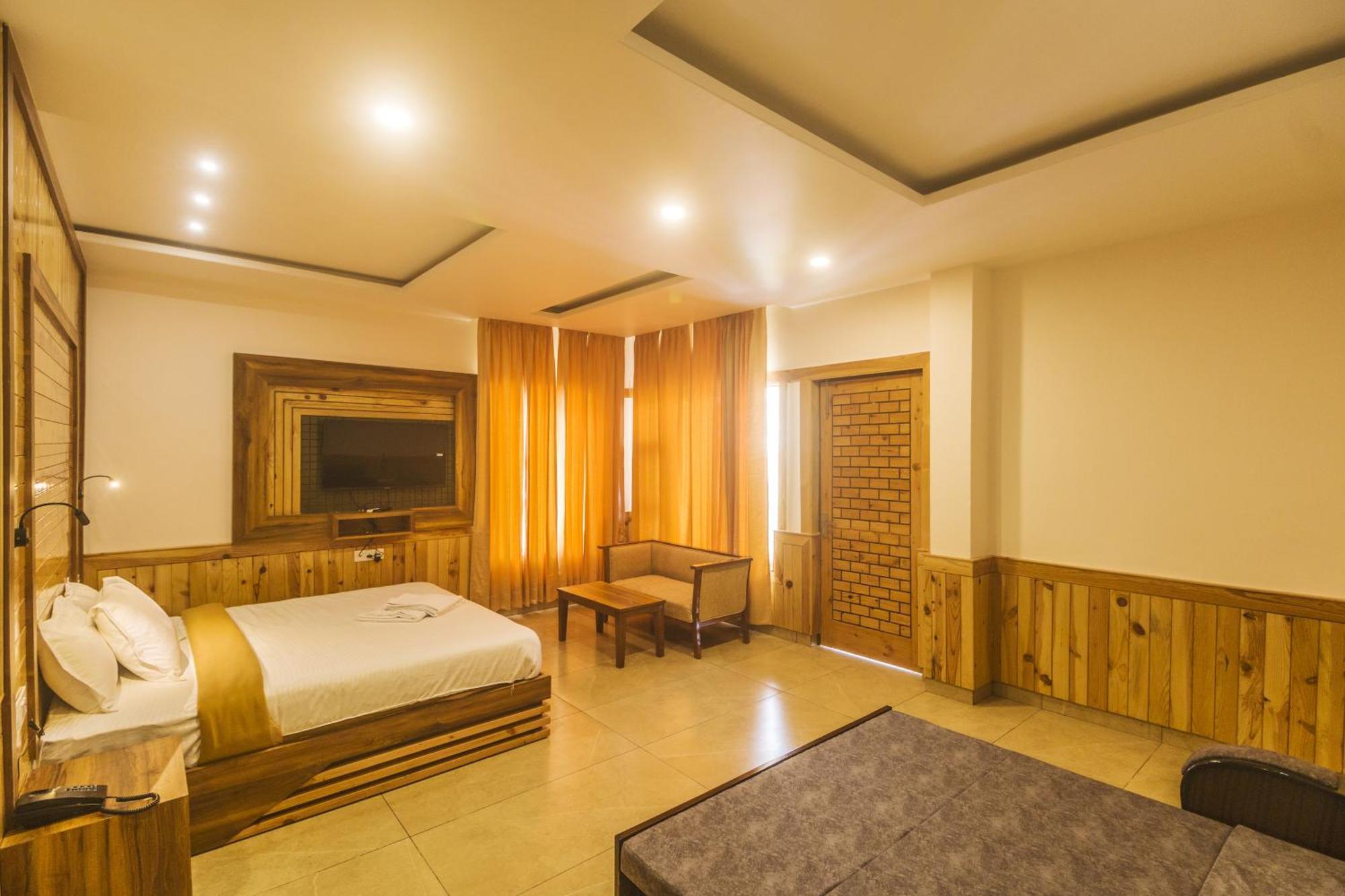 Wow Stayz2 Hotel The Lodge Дхарамсала Екстериор снимка