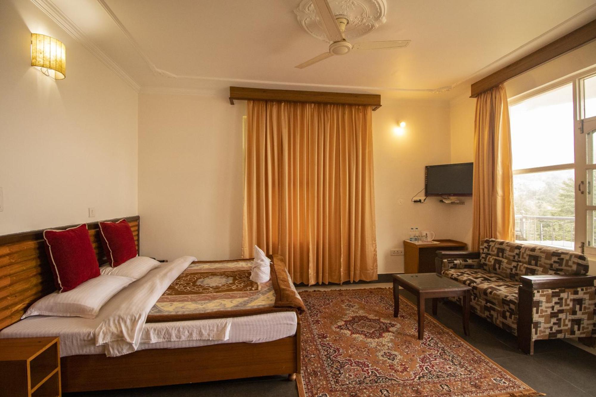 Wow Stayz2 Hotel The Lodge Дхарамсала Екстериор снимка