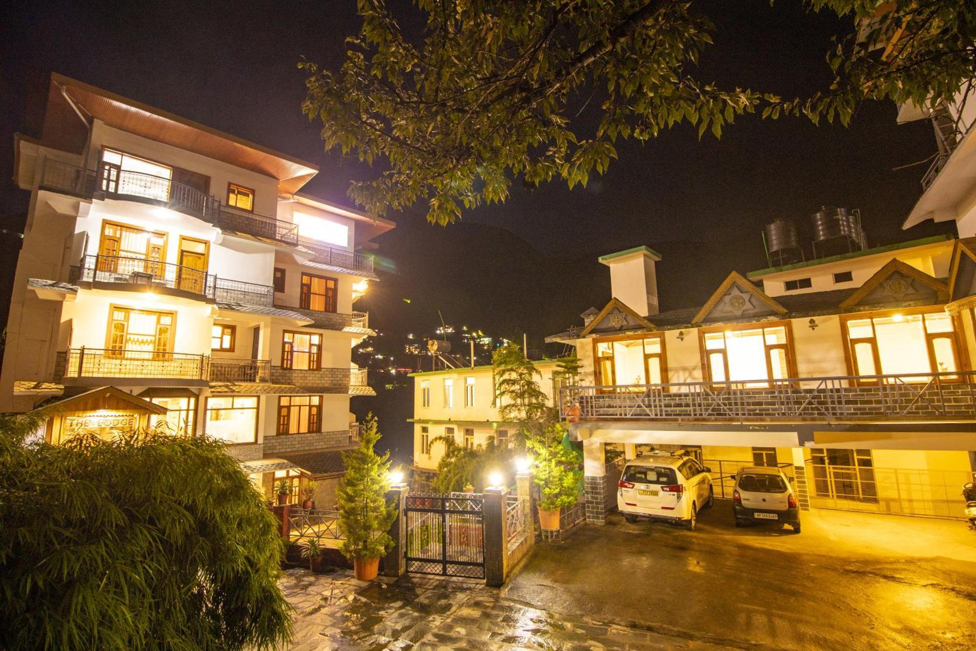 Wow Stayz2 Hotel The Lodge Дхарамсала Екстериор снимка
