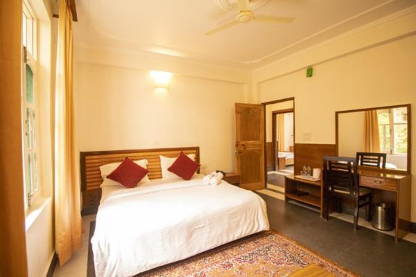 Wow Stayz2 Hotel The Lodge Дхарамсала Екстериор снимка