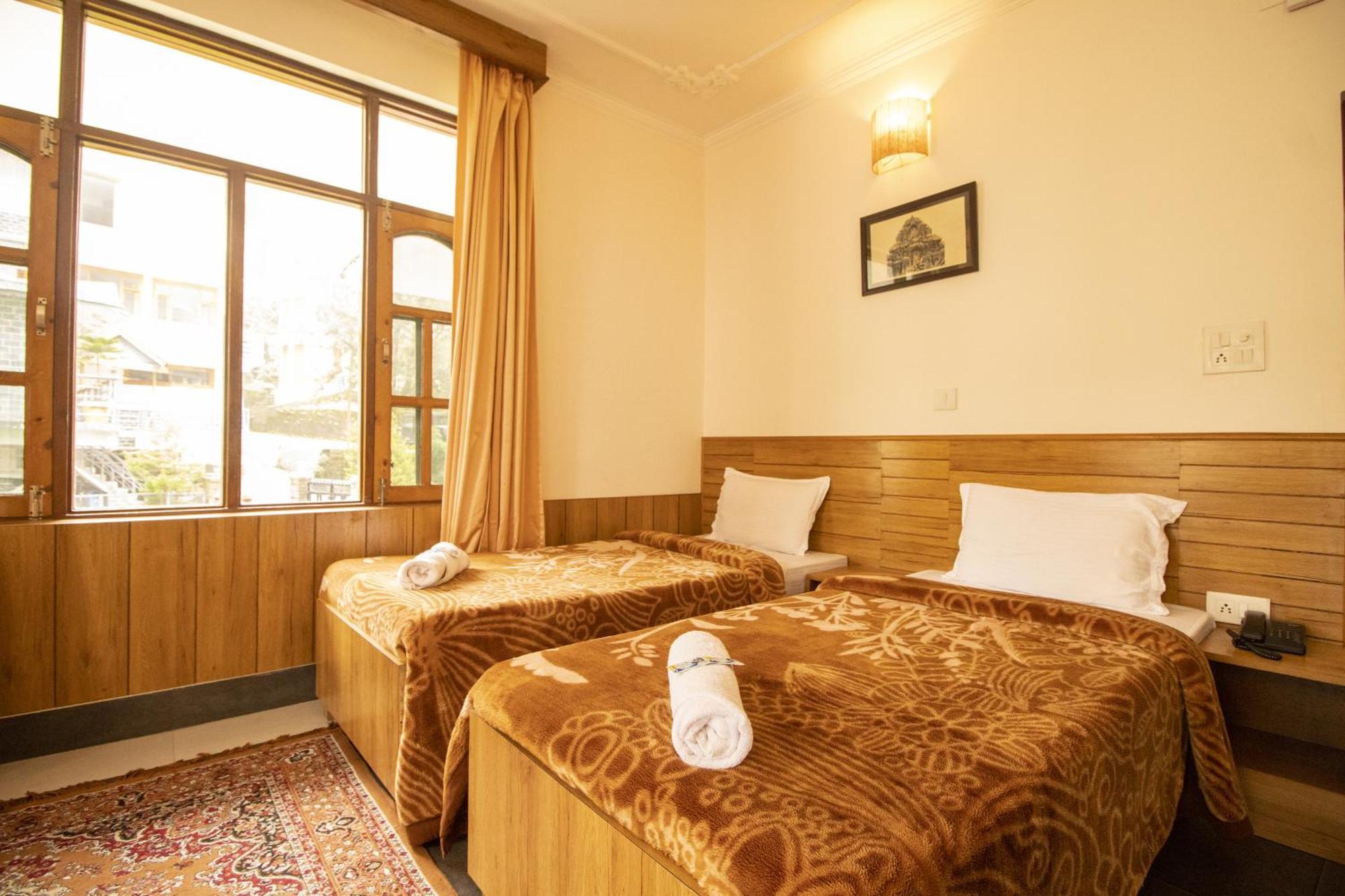 Wow Stayz2 Hotel The Lodge Дхарамсала Екстериор снимка