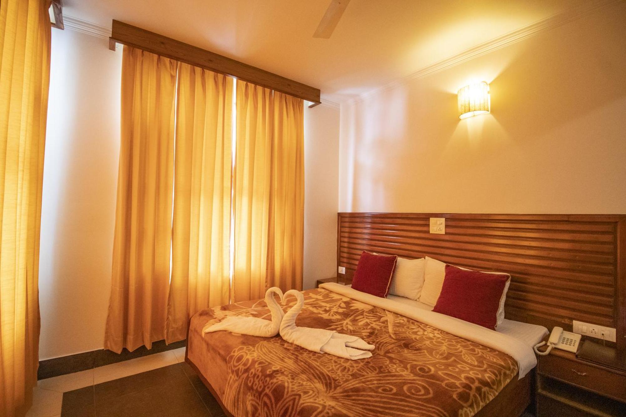Wow Stayz2 Hotel The Lodge Дхарамсала Екстериор снимка