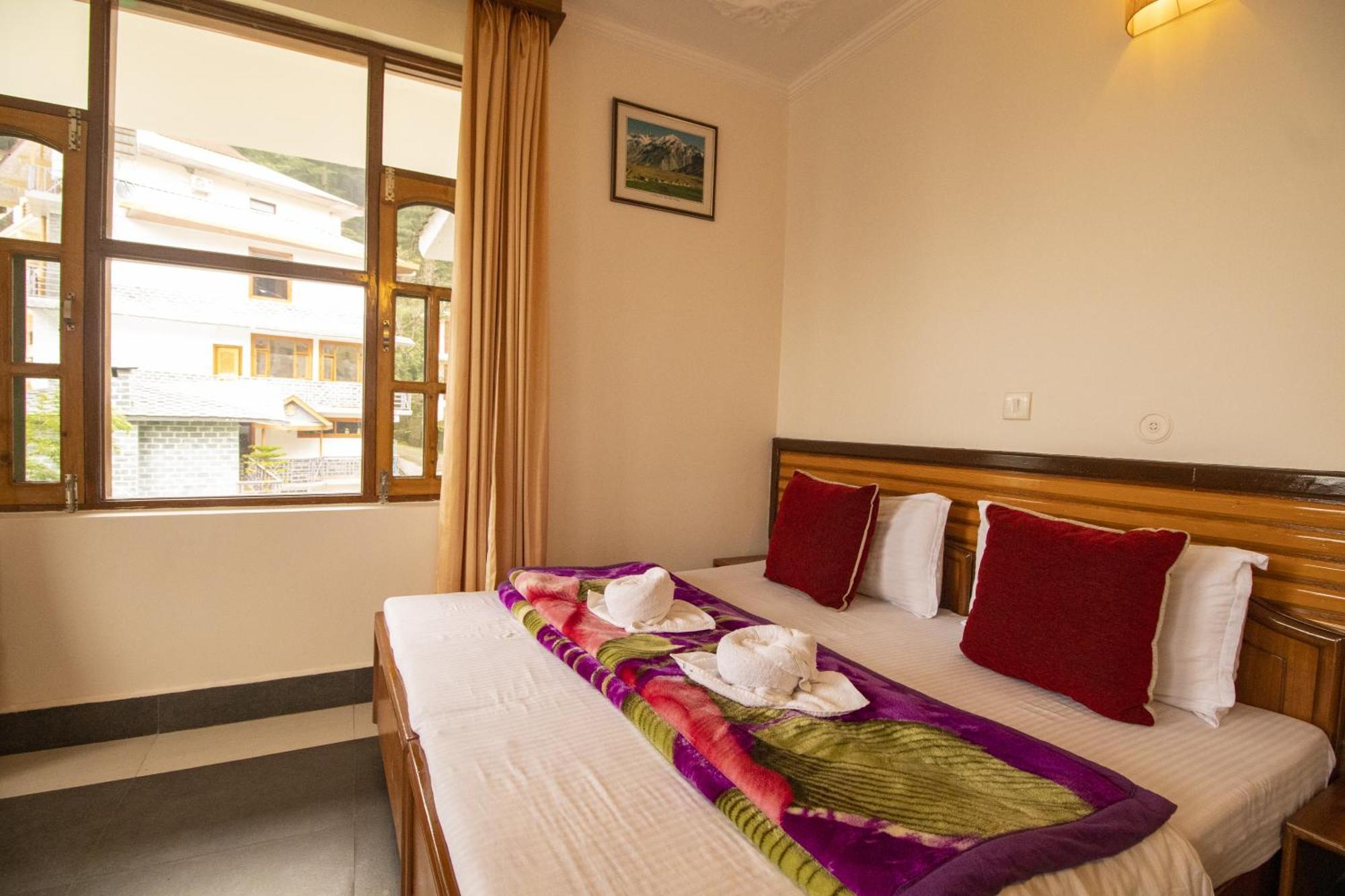 Wow Stayz2 Hotel The Lodge Дхарамсала Екстериор снимка