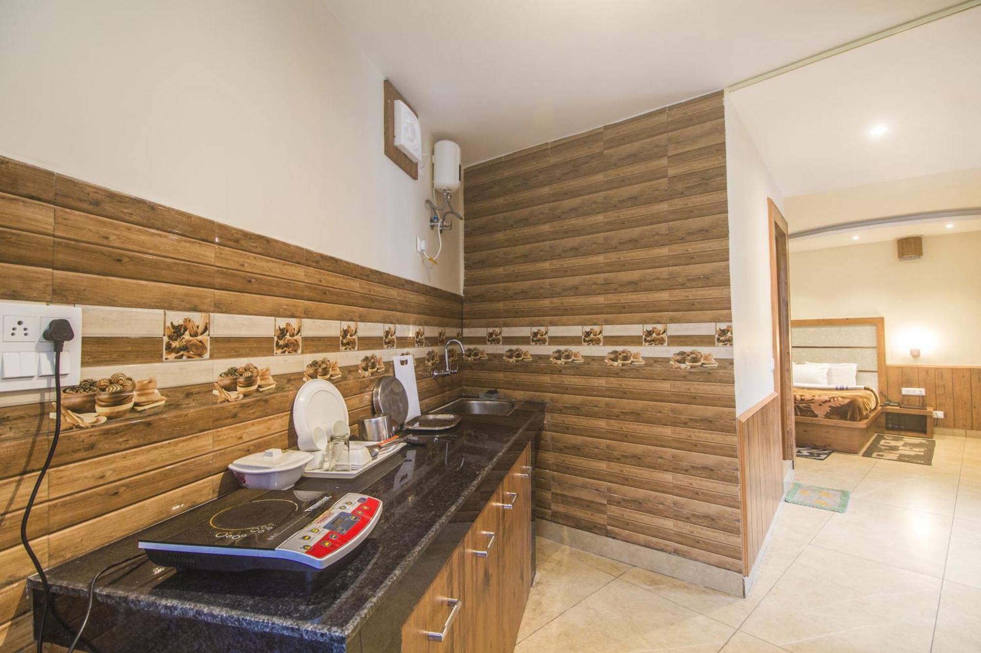 Wow Stayz2 Hotel The Lodge Дхарамсала Екстериор снимка